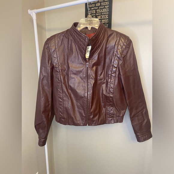 Berman’s Jackets & Blazers - Bergman’s vintage leather bomber style jacket